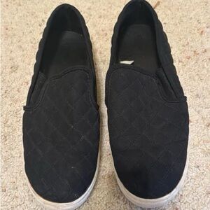 Mossimo Size 9.5 Black Slip-on’s
